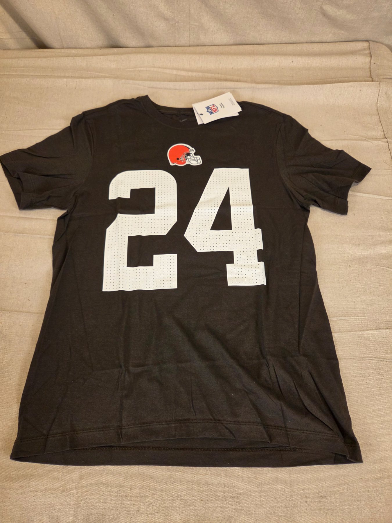 Nike Cleveland Browns Nick Chubb #24 T-Shirt Men's Medium Brown NFL