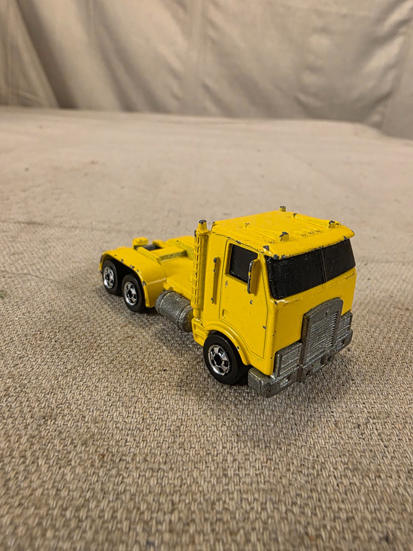 Vintage Hot Wheels 1986 Yellow Semi Truck Tractor Cab Malaysia
