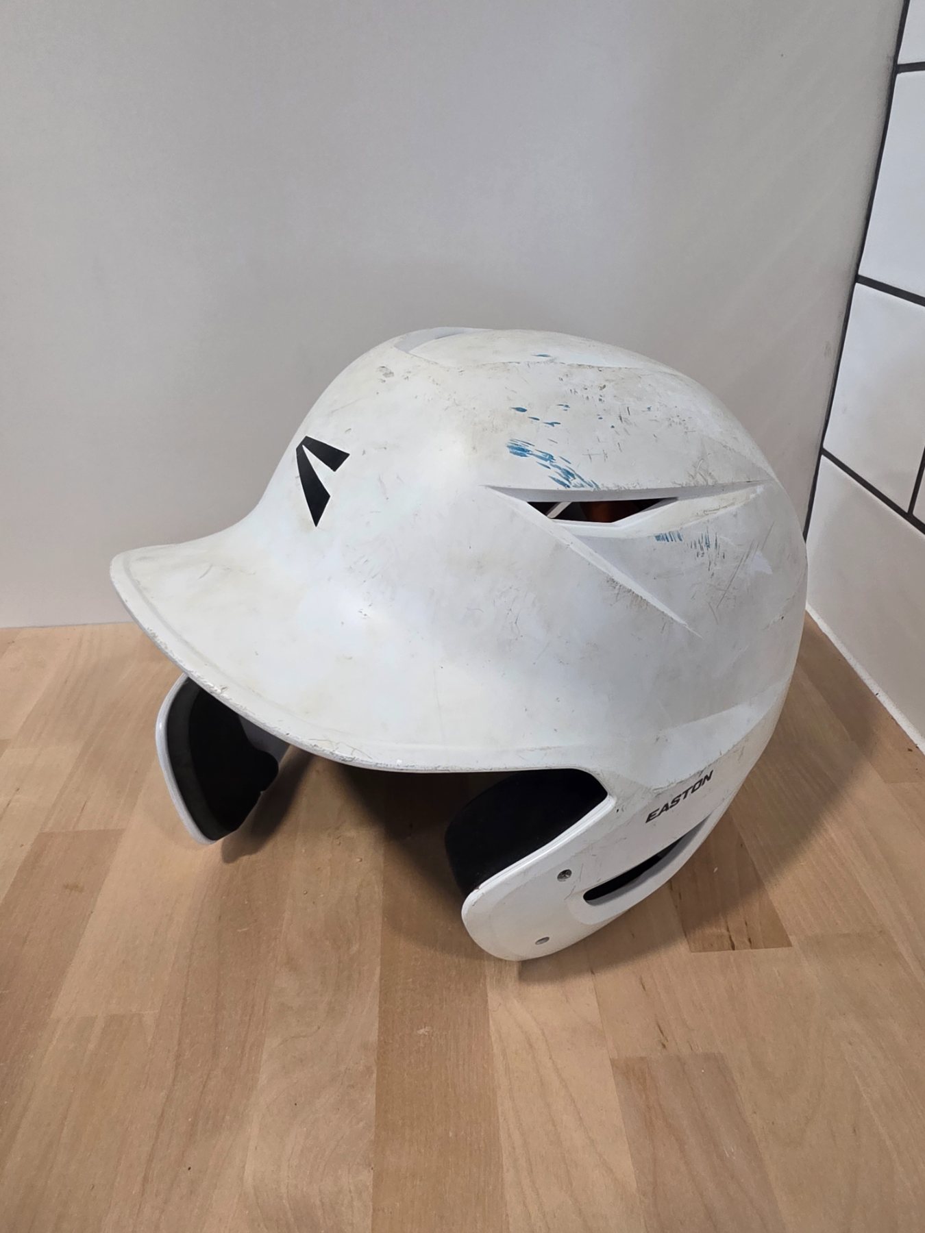 Easton Pro Max Baseball Batting Helmet M/L White