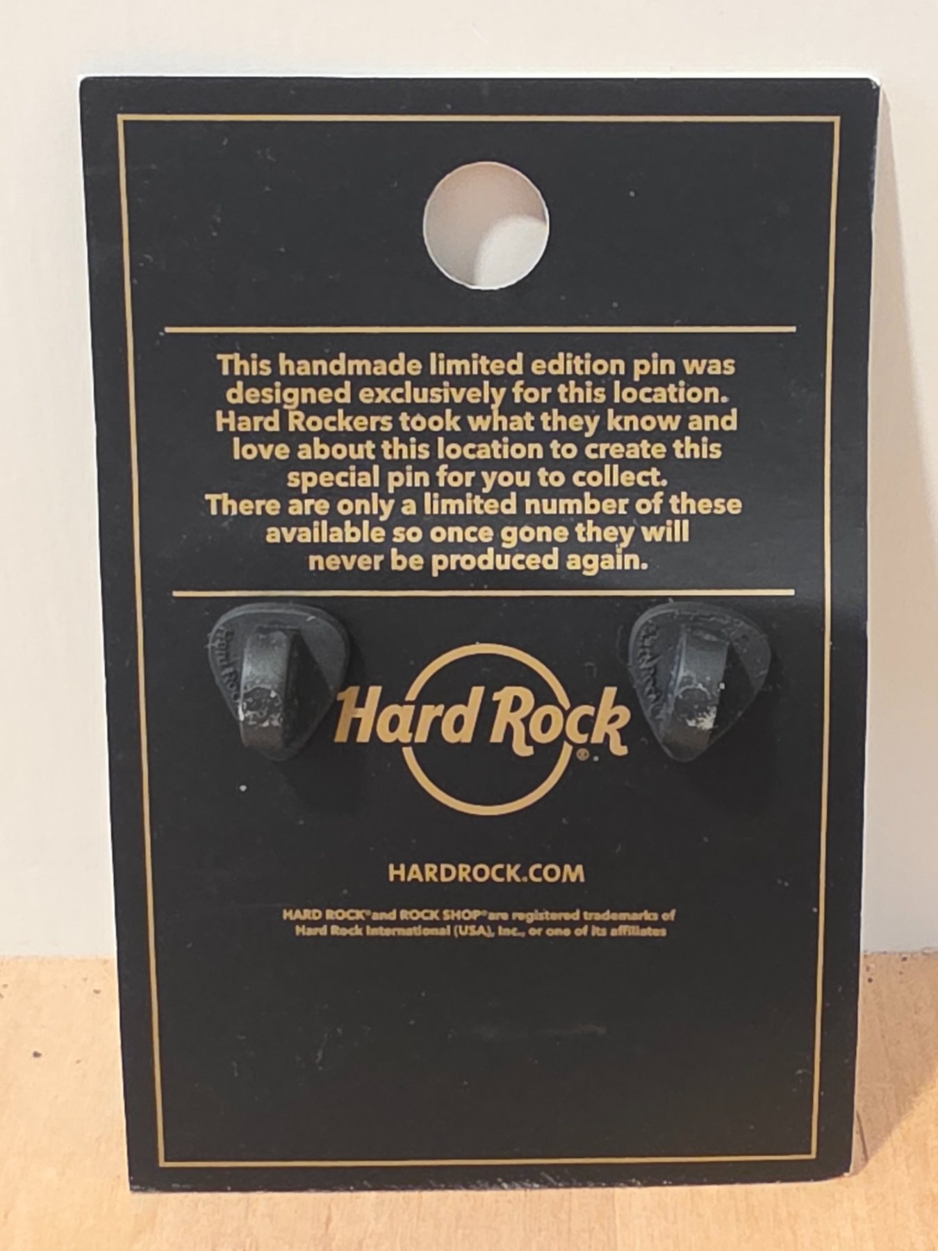 Hard Rock Atlantic City Veterans Day Eagle Guitar Limited Edition Pin - Image 3