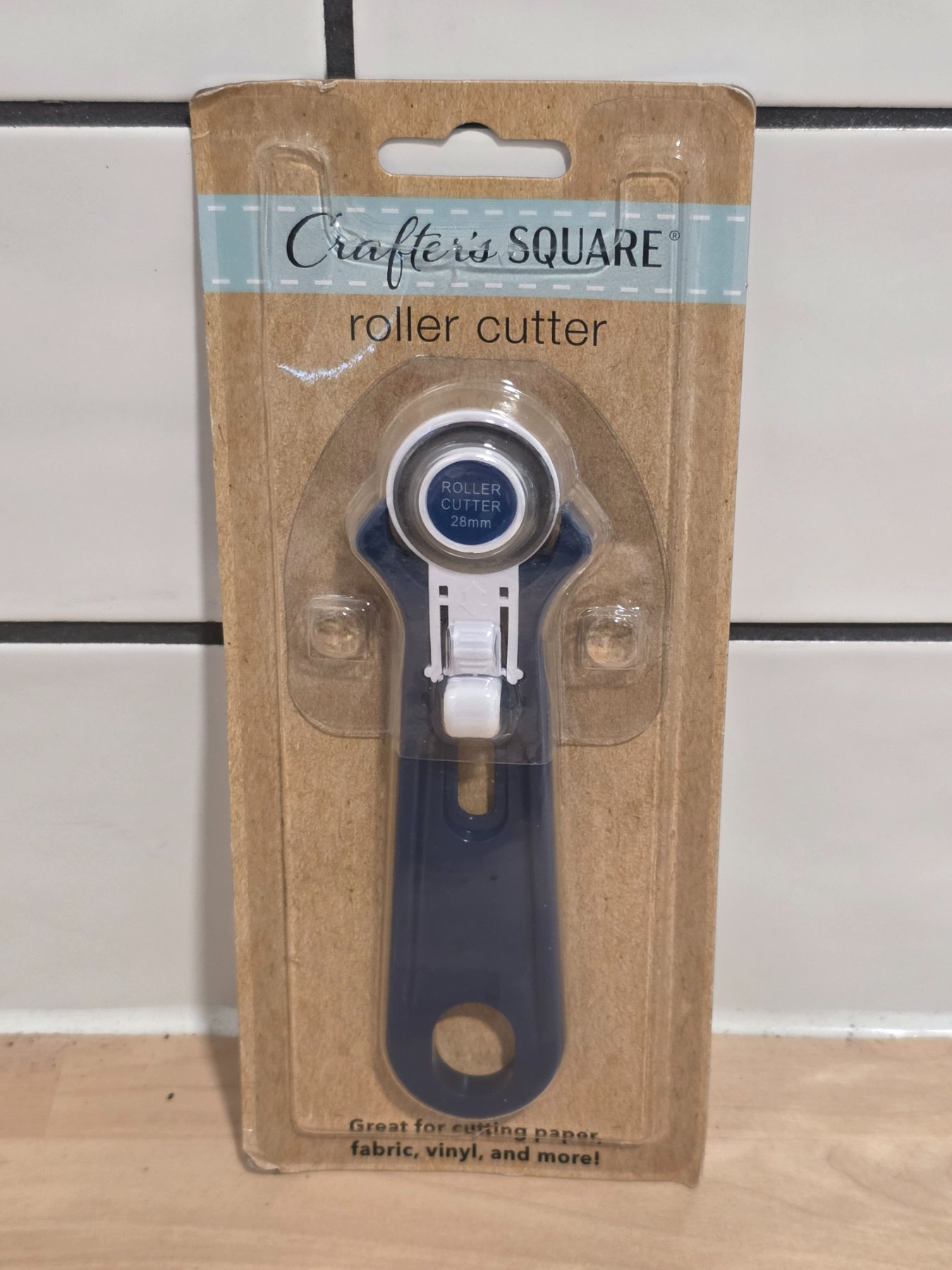 Crafter's Square 28mm Roller Cutter Paper Fabric Vinyl Craft Tool
