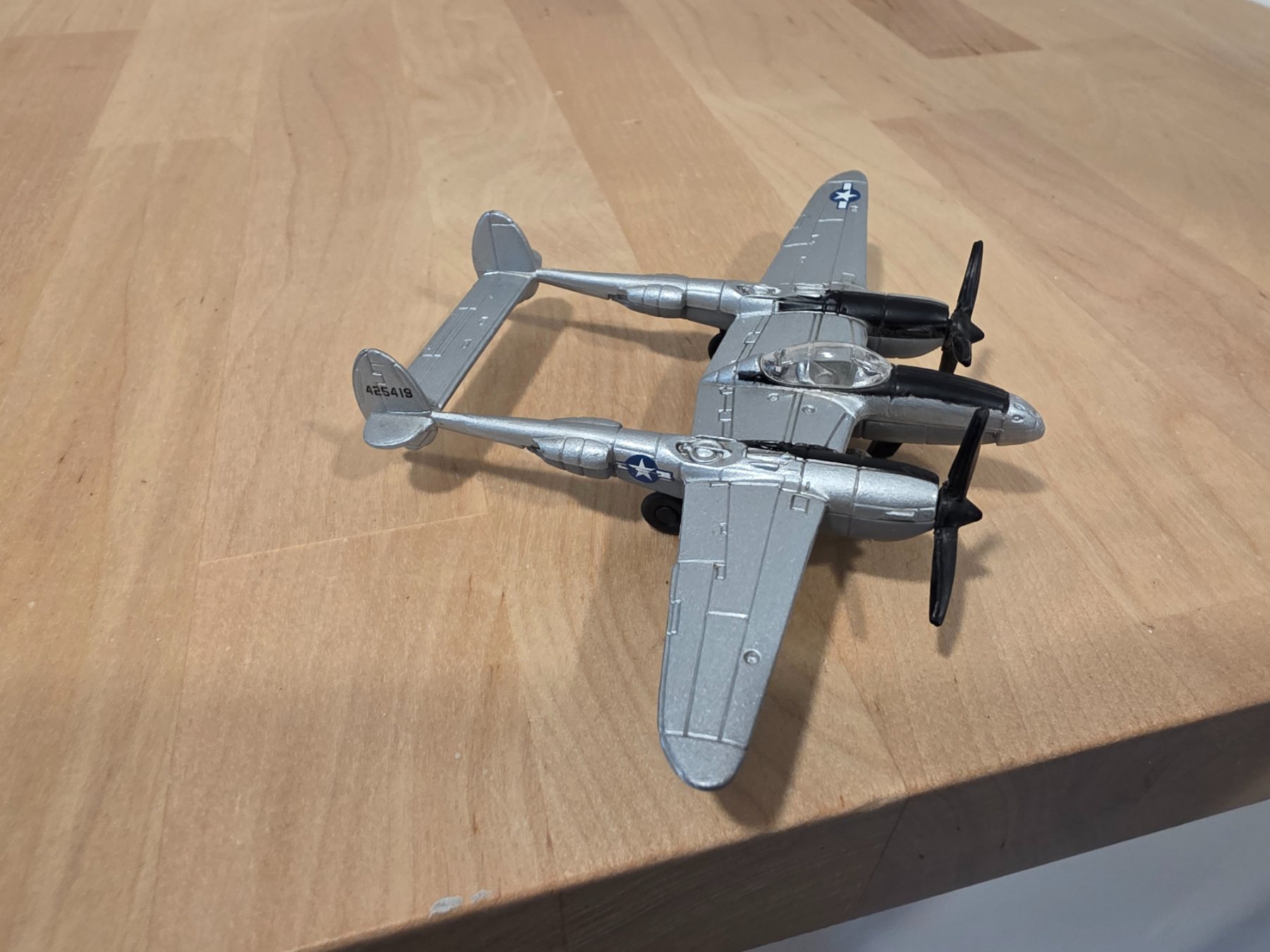Maisto Lockheed P-38 Lightning Silver Diecast Military Airplane - Image 2