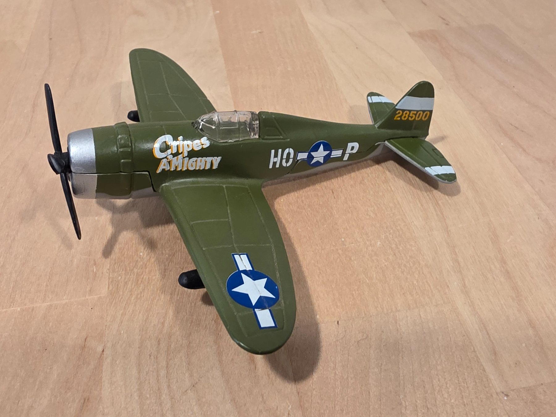 Maisto P-47D Thunderbolt Cripes A'Mighty WWII Diecast Toy Airplane