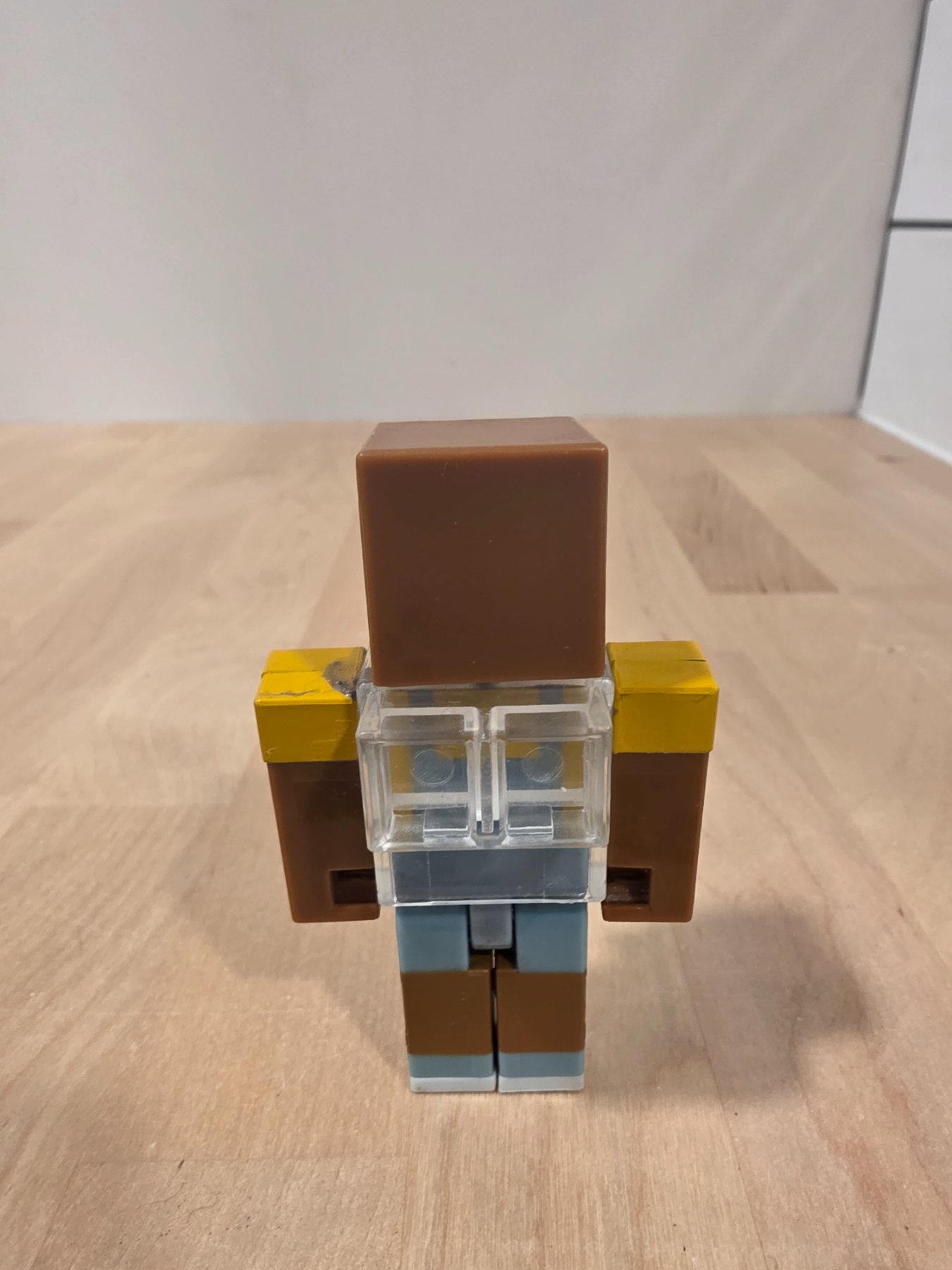 Minecraft Steve Gold Armor Poseable Action Figure - Image 2