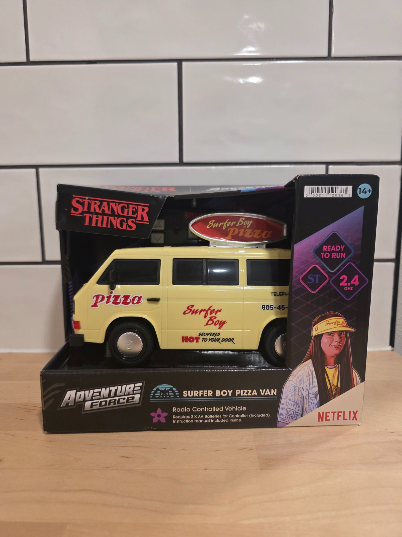 Stranger Things Adventure Force Surfer Boy Pizza Van 2.4GHz RC Vehicle