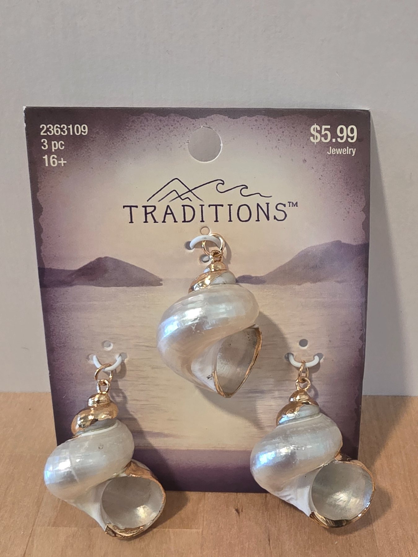 Traditions Gold Lined Shell Pendants 3 Piece Set