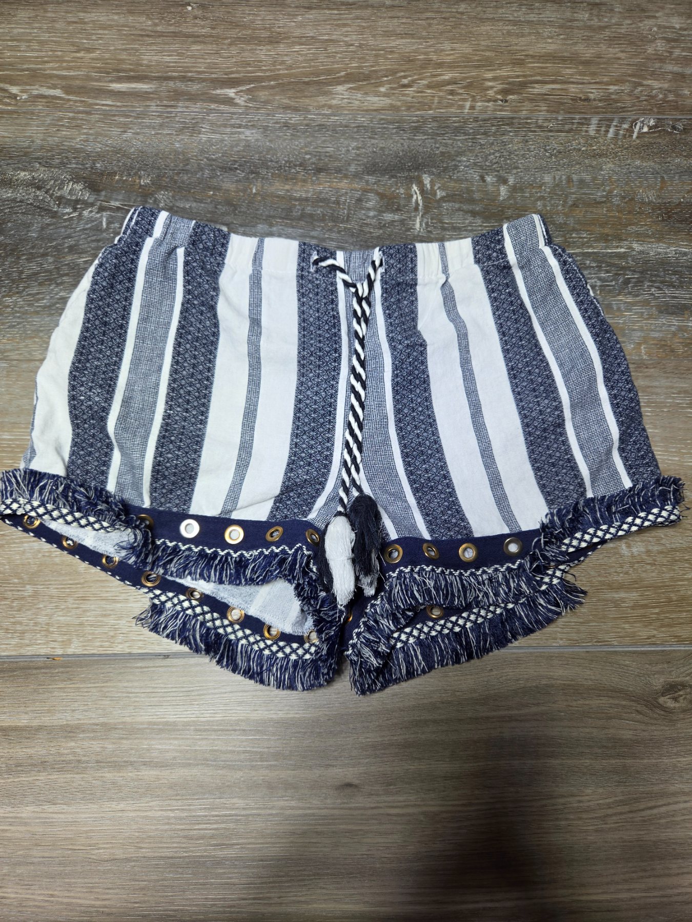 Rewash Linen Blend Fringe Grommet Boho Women’s Shorts M Blue White