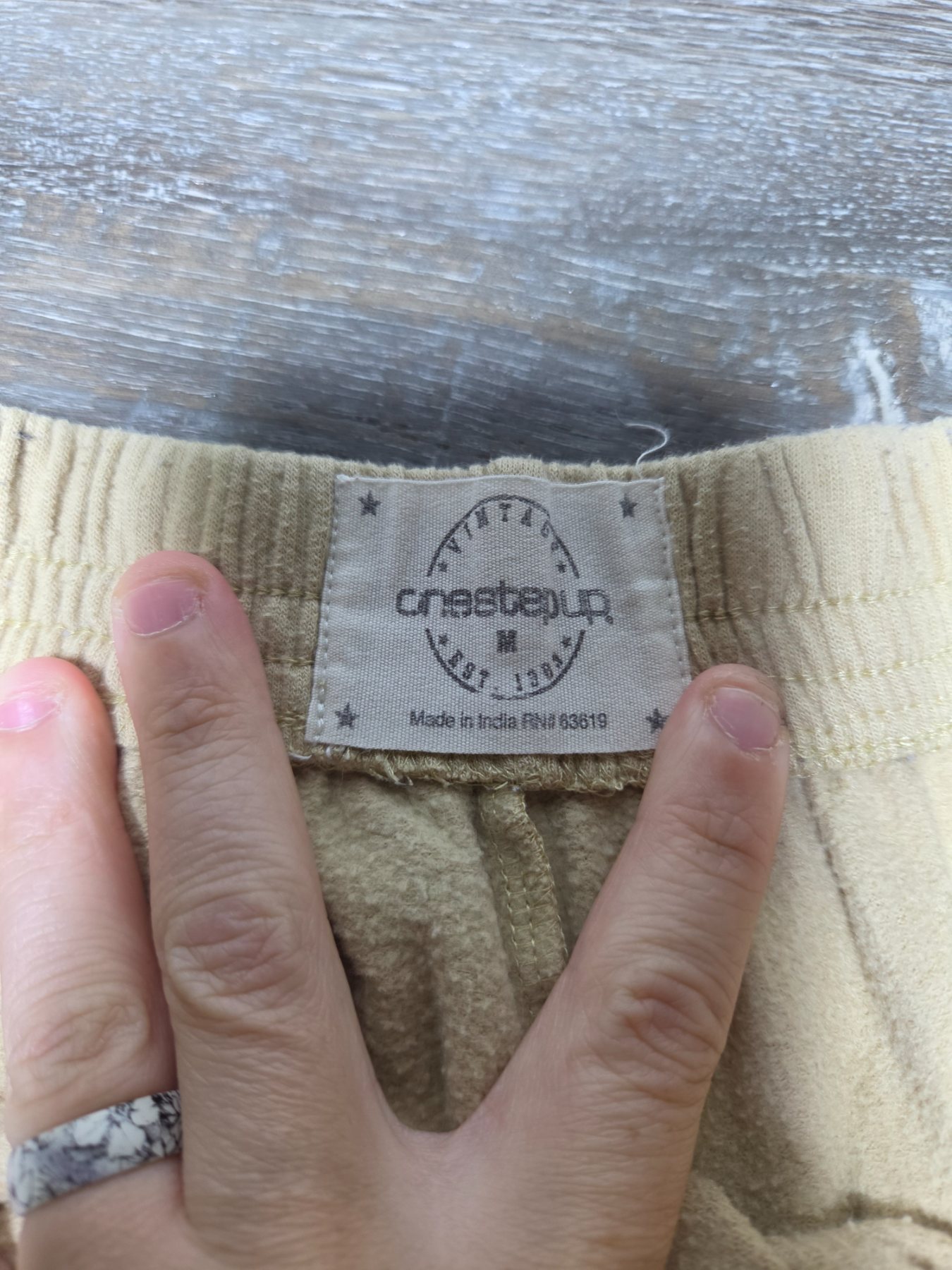 Chaserup Women's Lounge Shorts Elastic Waist Pockets Size M Beige - Image 2