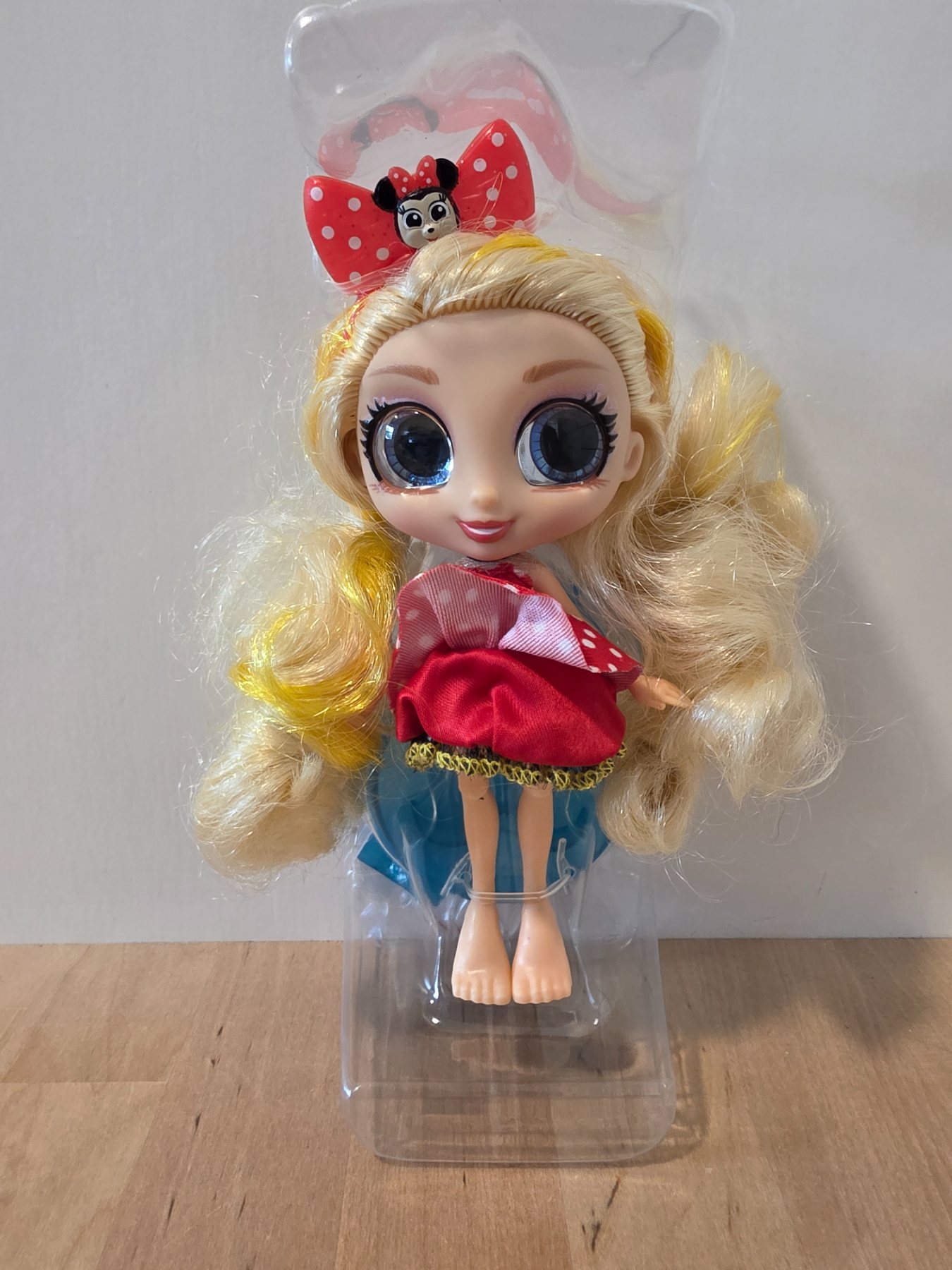 Disney Doorables Adoorbs Zoe Minnie Mouse Super Fan Doll Stand Accessory
