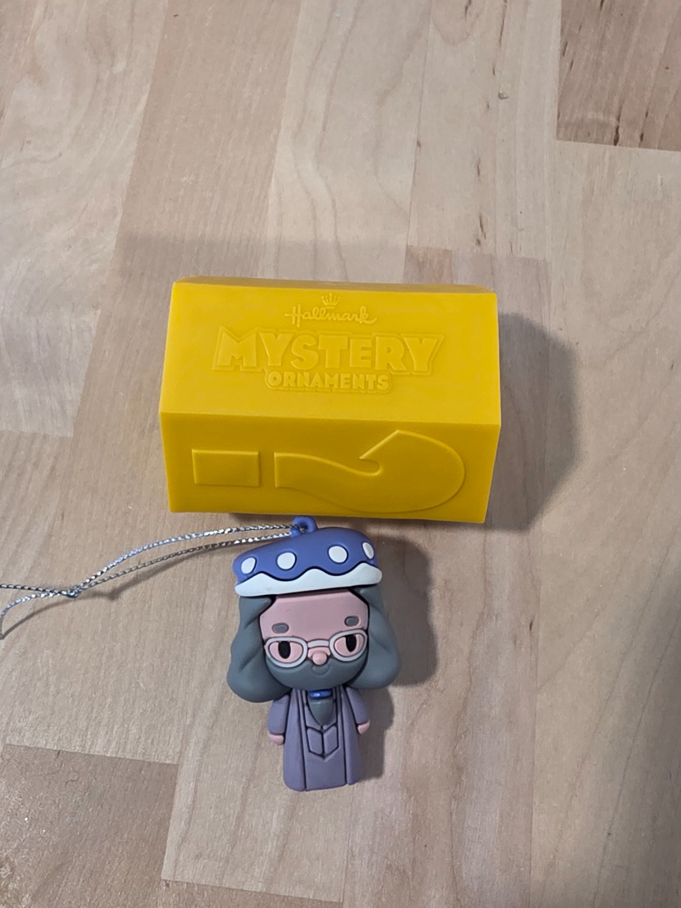 2022 Hallmark Harry Potter Mystery Ornament Albus Dumbledore Figure