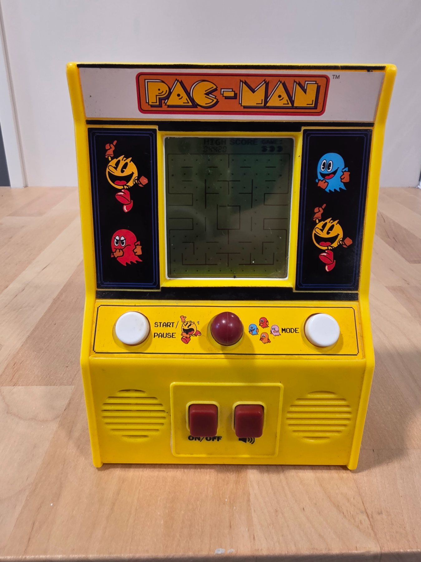 Basic Fun Pac-Man Mini Tabletop Arcade LCD Electronic Game 09521