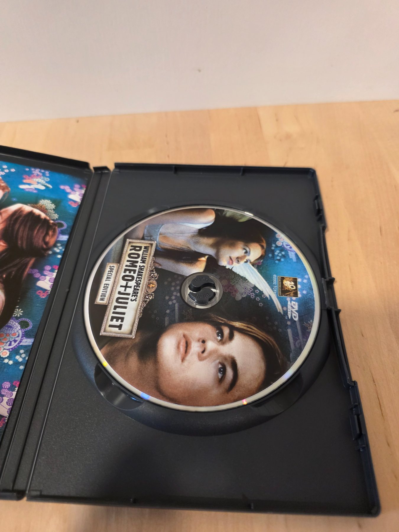 William Shakespeare's Romeo + Juliet Special Edition DVD Widescreen - Image 3