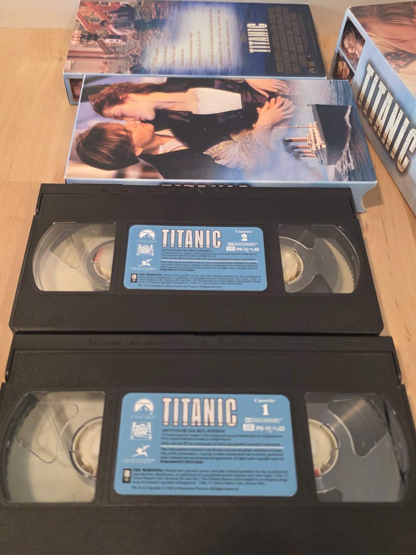 Titanic VHS Hi-Fi Stereo 2-Tape Set 1998 Leonardo DiCaprio Kate Winslet - Image 4