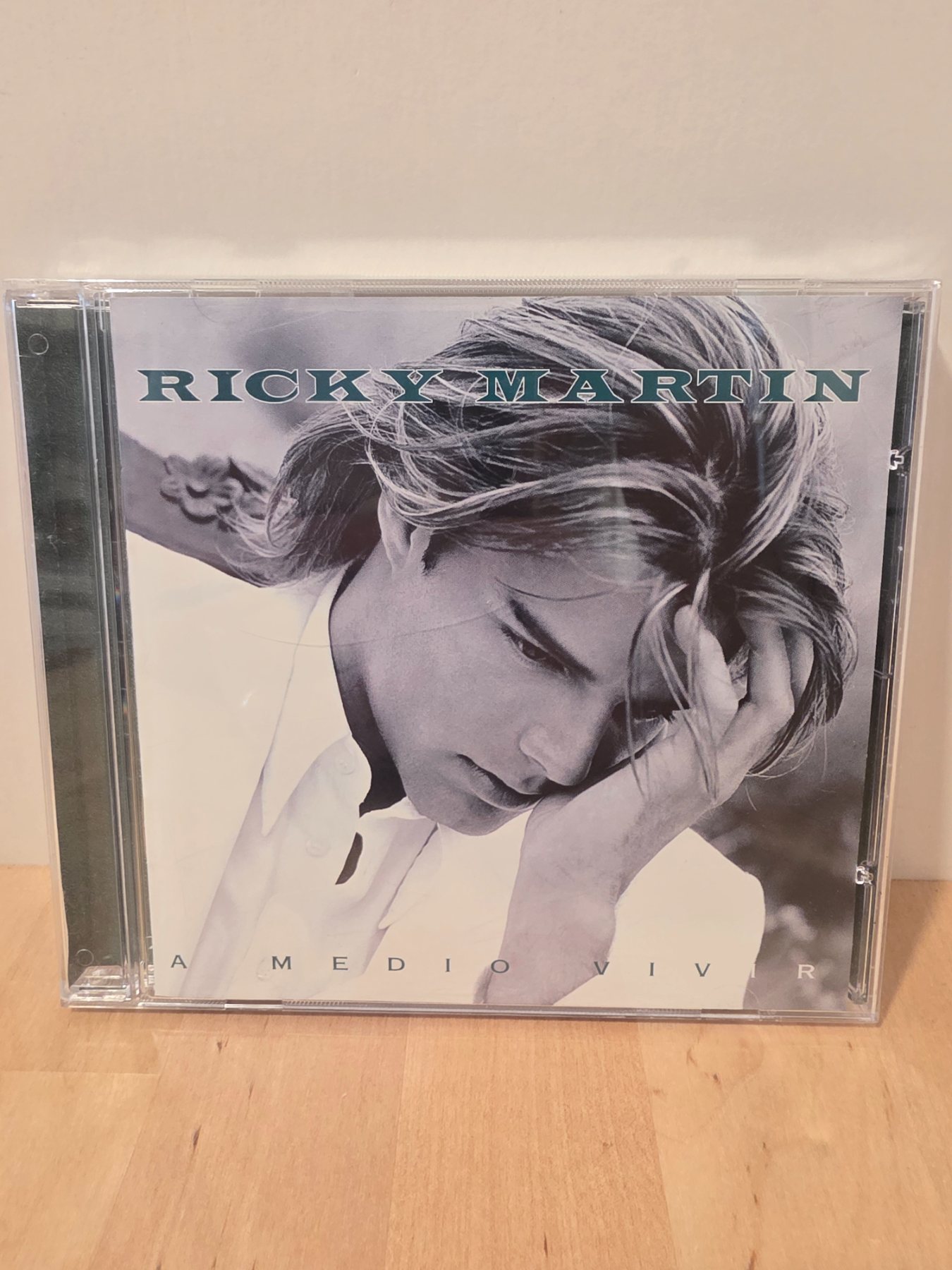 Ricky Martin A Medio Vivir CD 1995 Sony Latin CDZ-81651