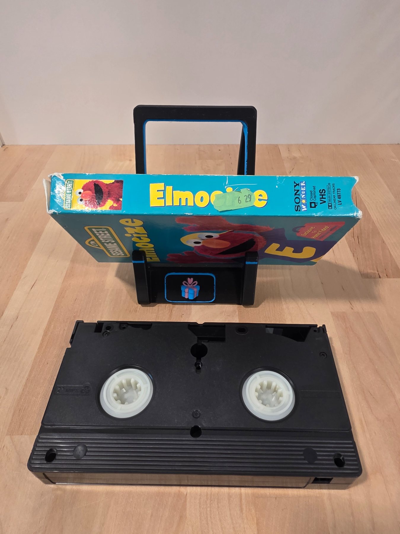 Sesame Street Elmocize VHS 1996 Elmo Cyndi Lauper Sony Wonder - Image 4