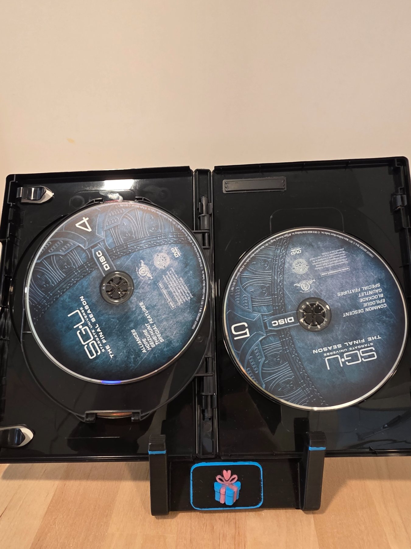 SGU Stargate Universe The Complete Final Season 5-Disc DVD Set - Image 5