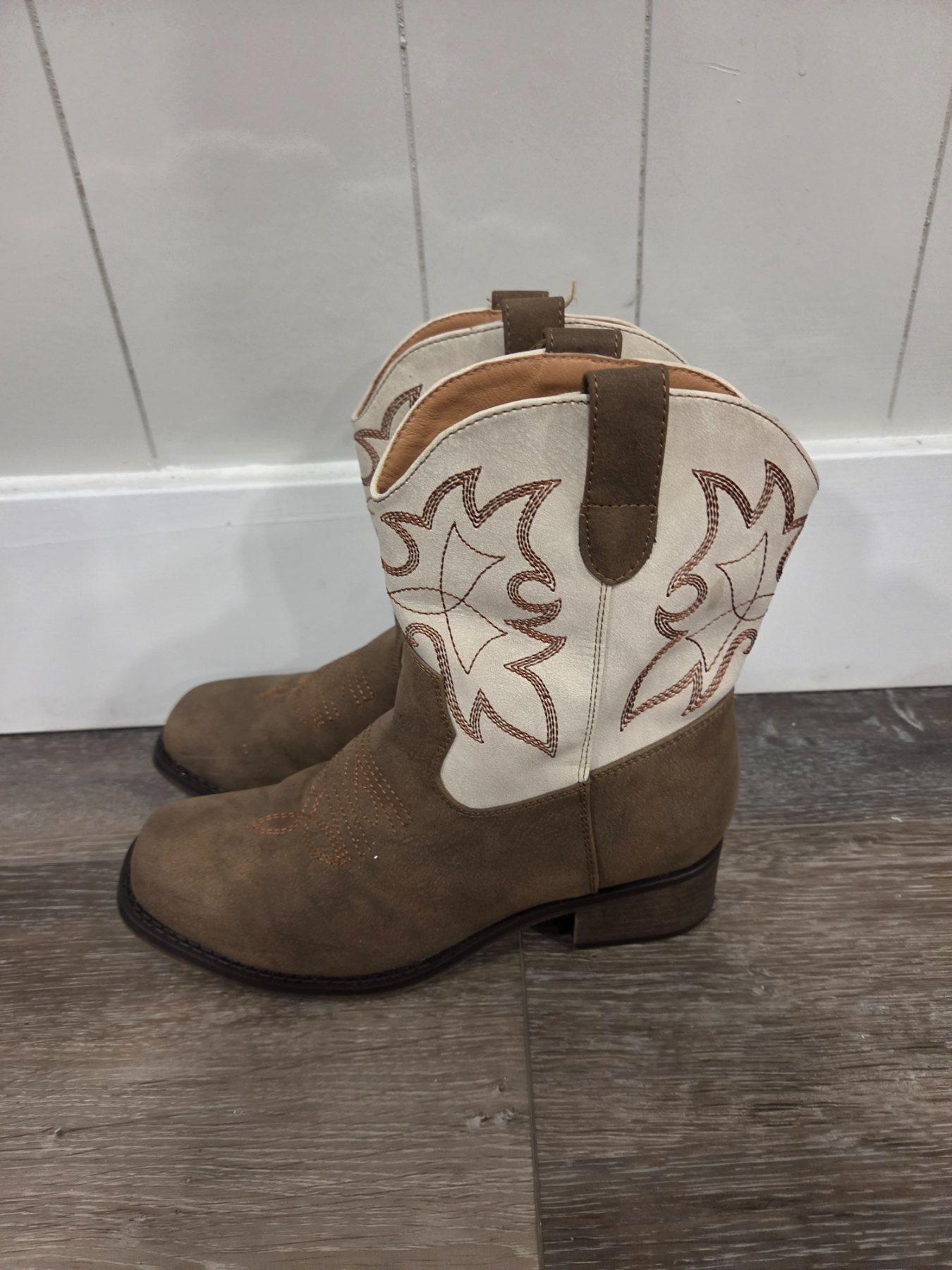 IUV Western Cowboy Boots Women’s Size 6.5 Brown Ivory Embroidered - Image 4