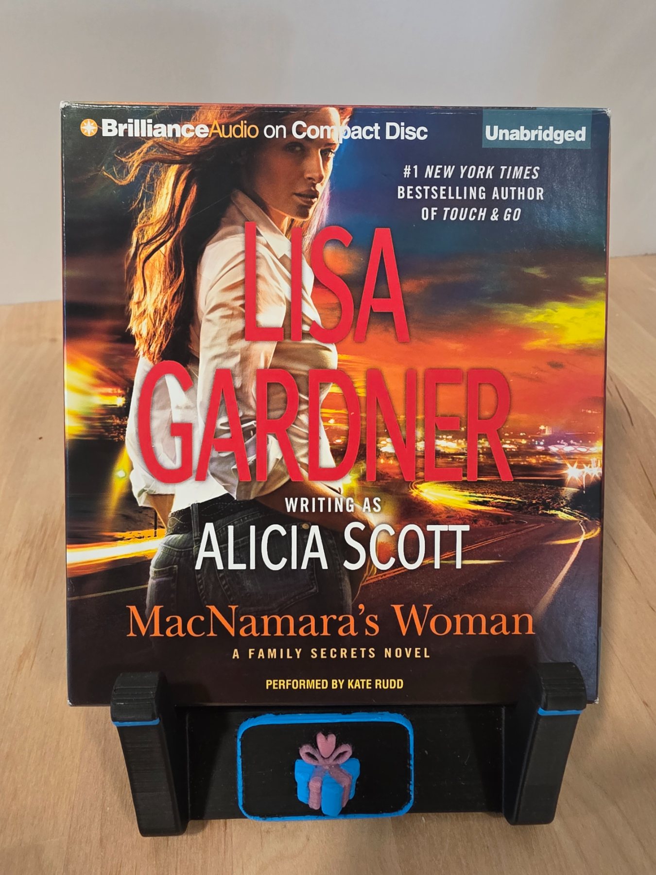 Lisa Gardner MacNamara's Woman Unabridged 7 CD Audiobook Kate Rudd