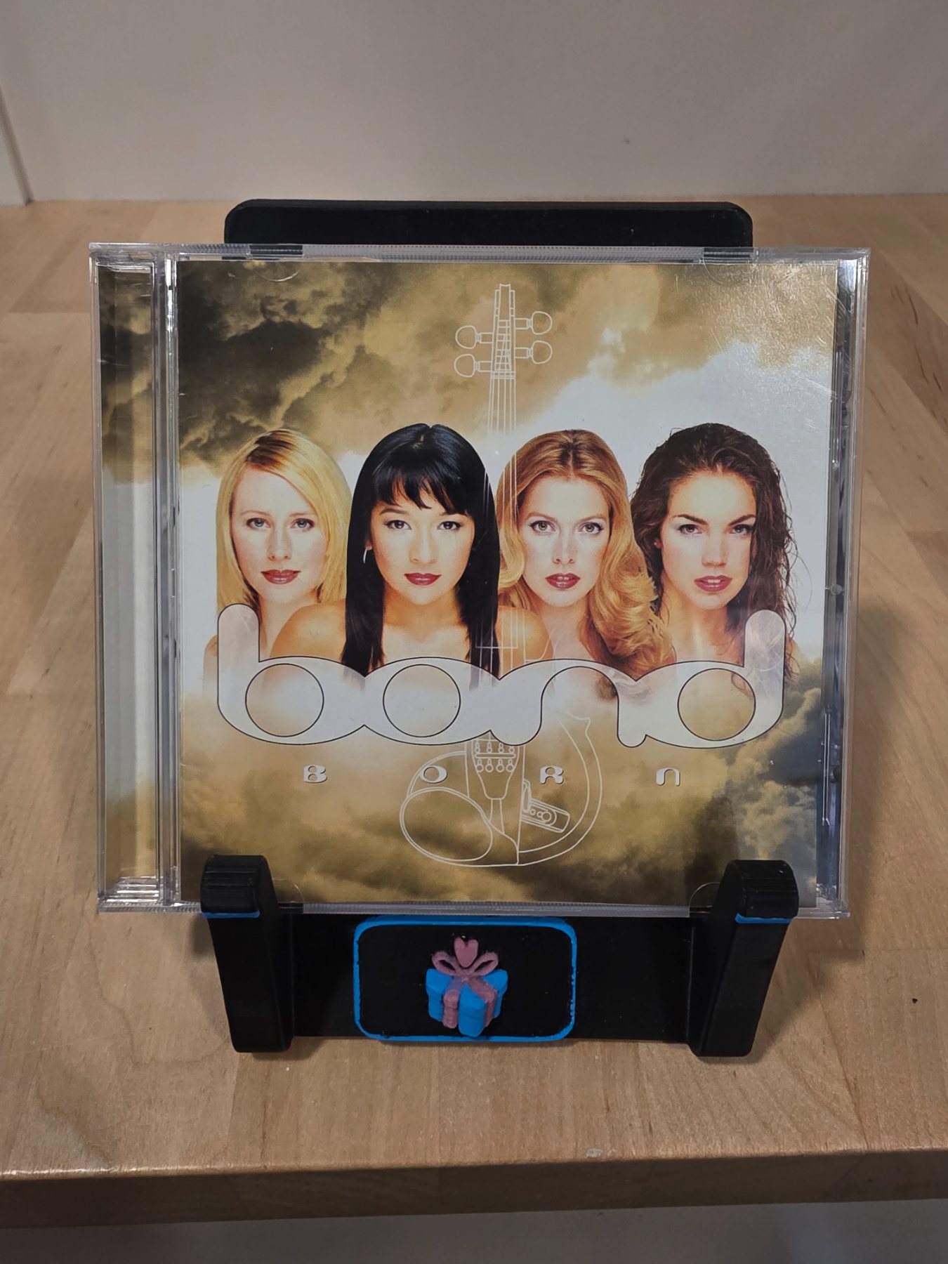 Bond Born CD 2000 Decca Classical Crossover