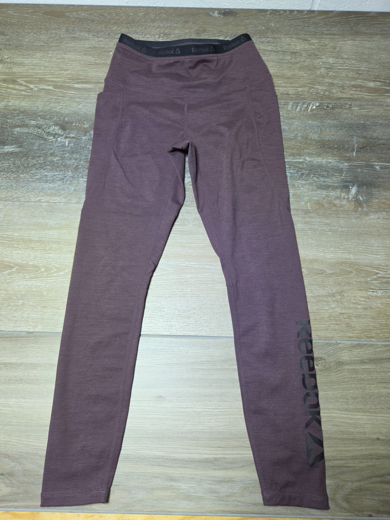 Reebok Womens XS maroon Logo Pocket Athletic Leggings