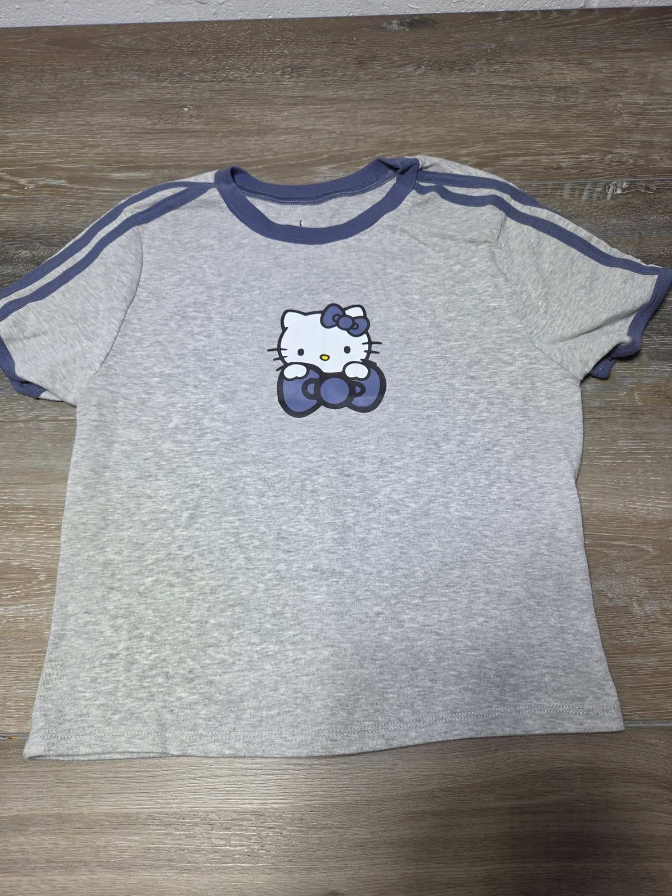 Hello Kitty by Sanrio Ringer Graphic T-Shirt Gray Blue Short Sleeve
