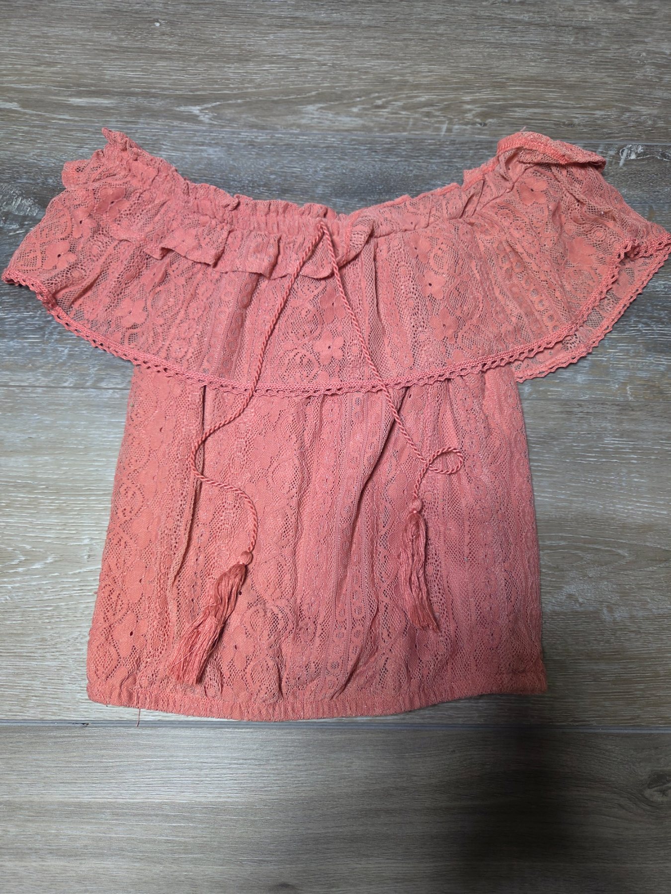No Boundaries Off Shoulder Lace Ruffle Top Juniors S 3-5 Coral