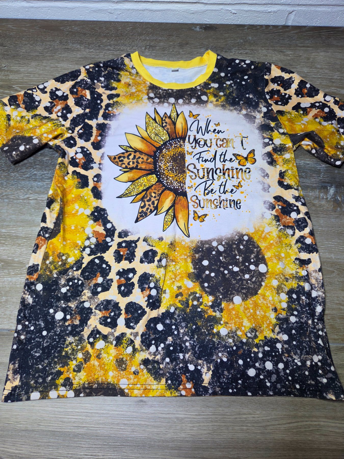 Womens Medium Sunflower Leopard Graphic T-Shirt Yellow Black