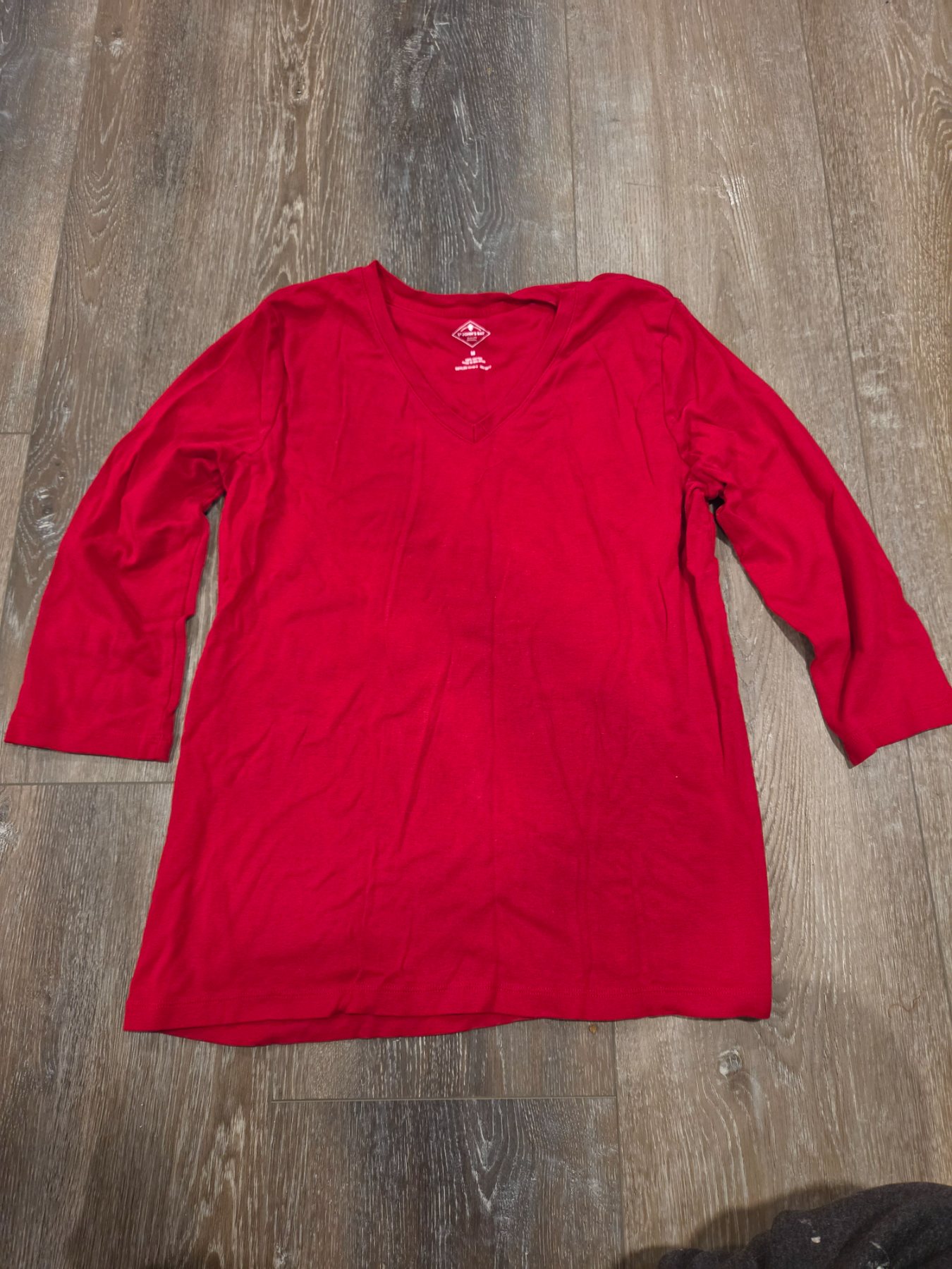 St. John's Bay V-Neck 3/4 Sleeve Women's Medium Red Cotton T-Shirt