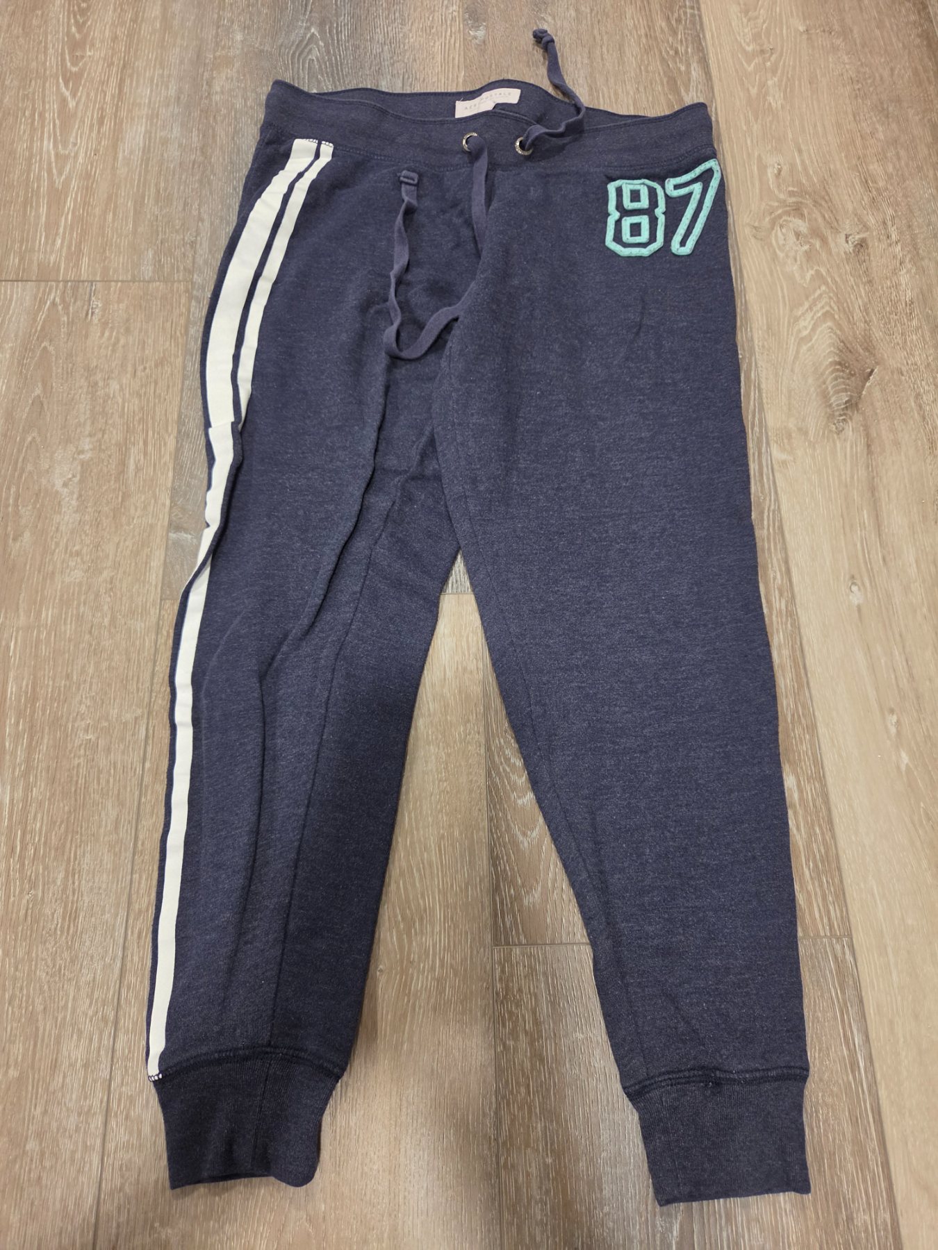 Aeropostale 87 Varsity Jogger Sweatpants Women's M Navy Blue Stripe - Image 4
