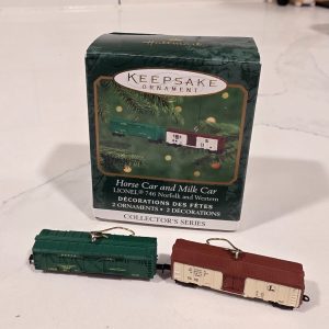 Hallmark 2000 Lionel 746 Horse Car & Milk Car Miniature Ornaments #2
