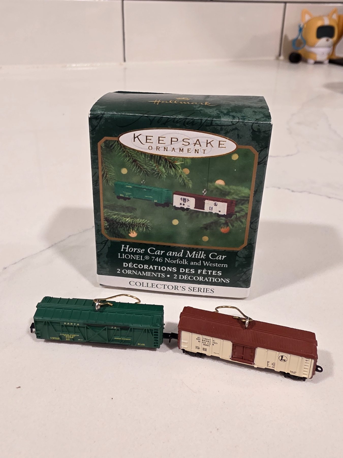 Hallmark 2000 Lionel 746 Horse Car & Milk Car Miniature Ornaments #2