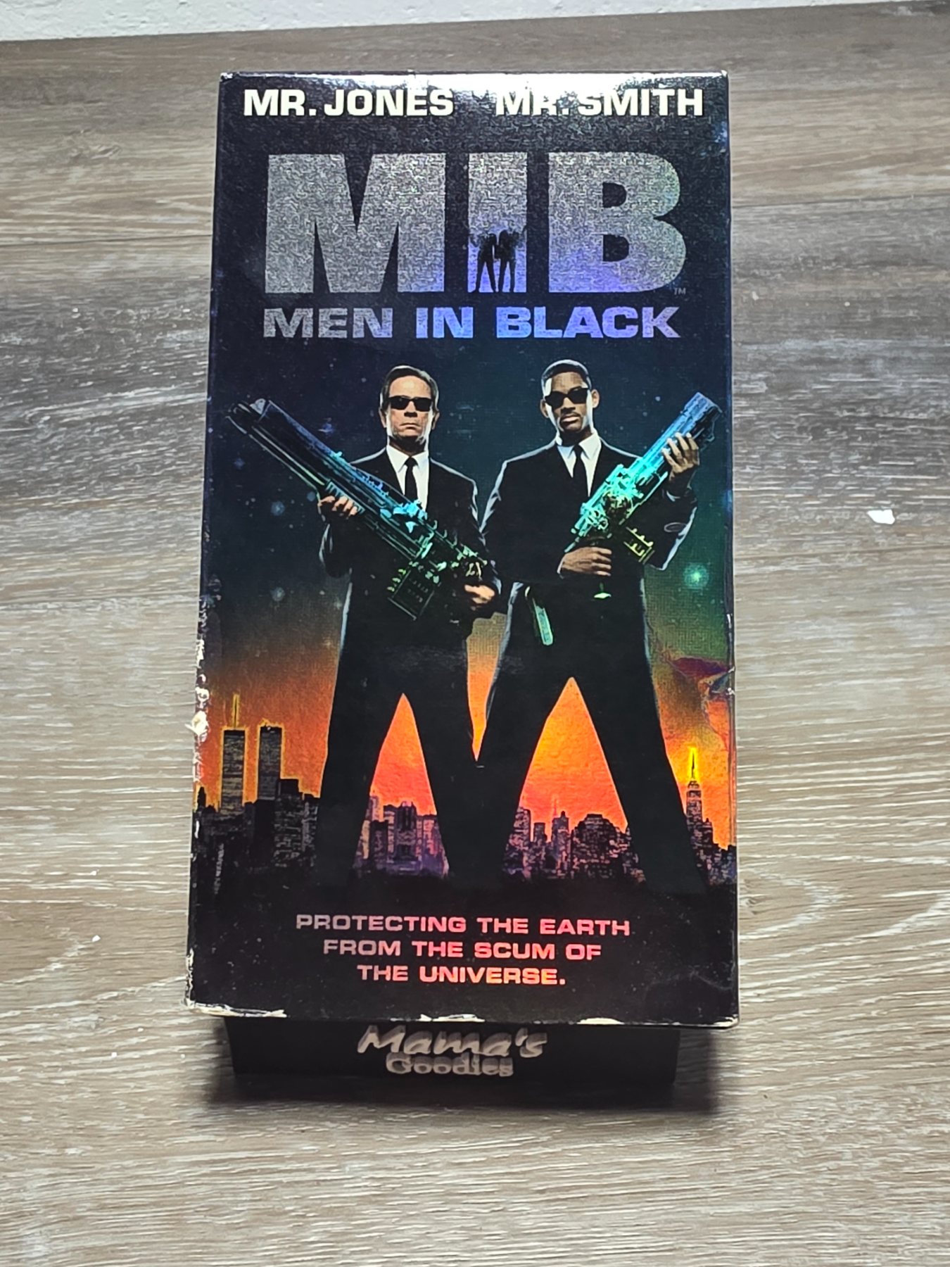 Men in Black MIB 1997 VHS Holographic Foil Cover Will Smith Tommy Lee Jones