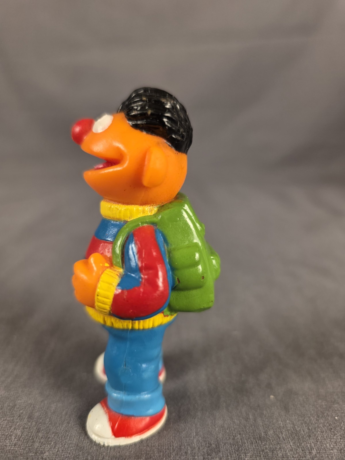 Vintage Sesame Street Ernie w/ Backpack PVC Toy Figure - Image 3