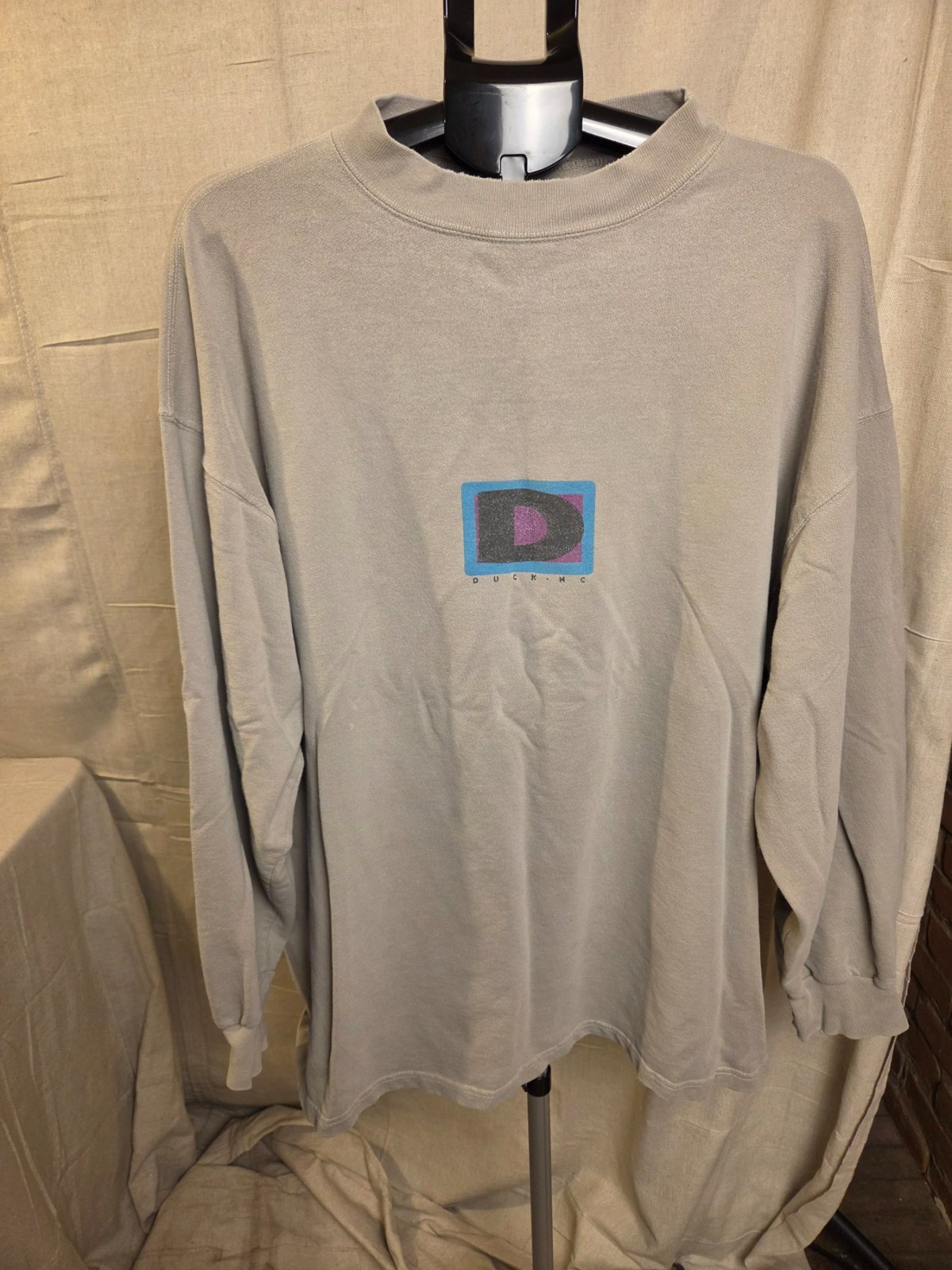 L.A.T. Sportswear Vintage Long Sleeve Graphic T-Shirt XL Gray