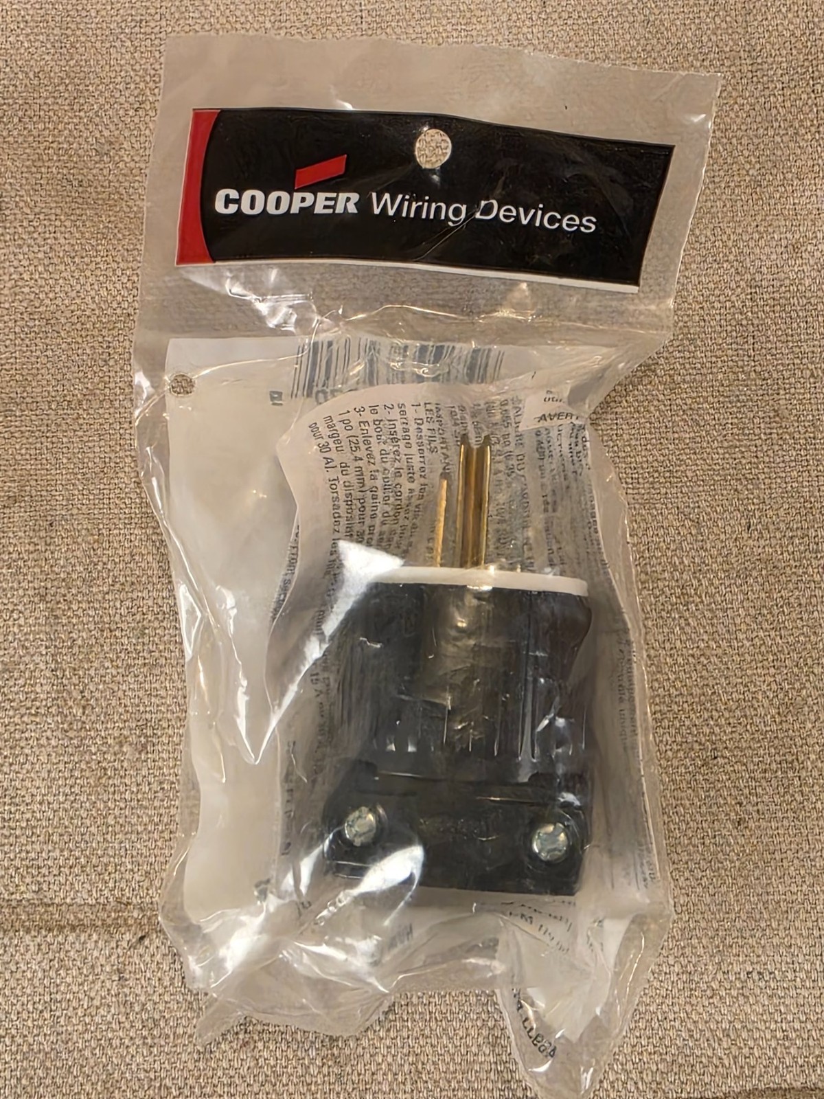 Cooper Wiring Devices Industrial Grounding Plug 15A 125V NEMA 5-15P
