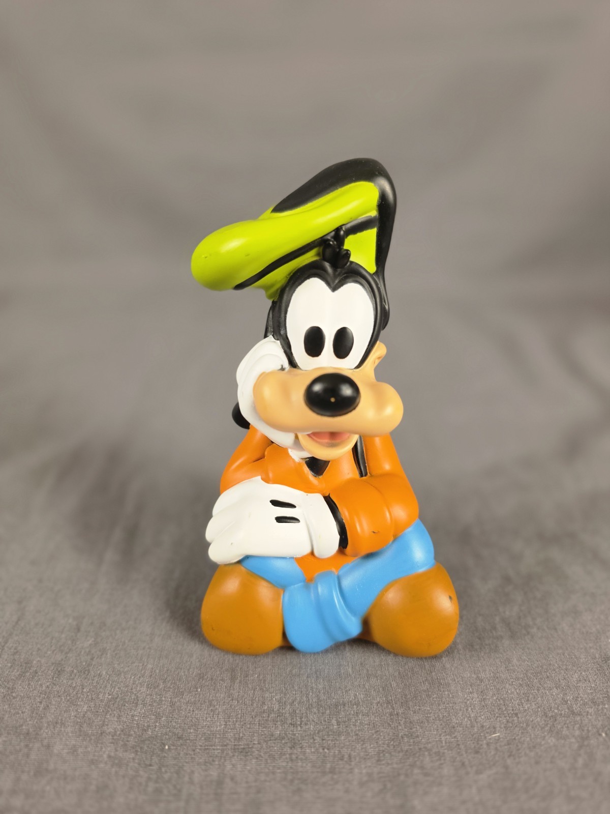 Disney Collectible Goofy Plastic Display Toy 4"