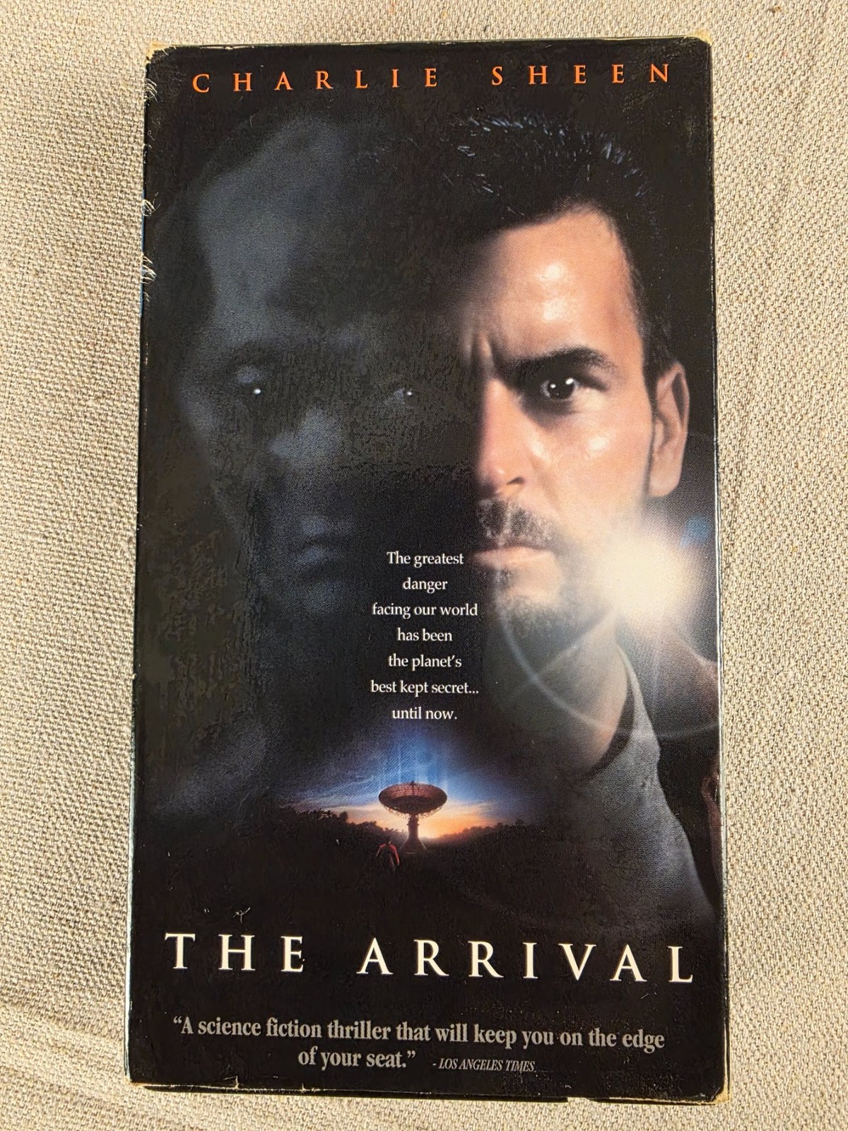 The Arrival VHS 1996 Charlie Sheen Sci-Fi Thriller Movie