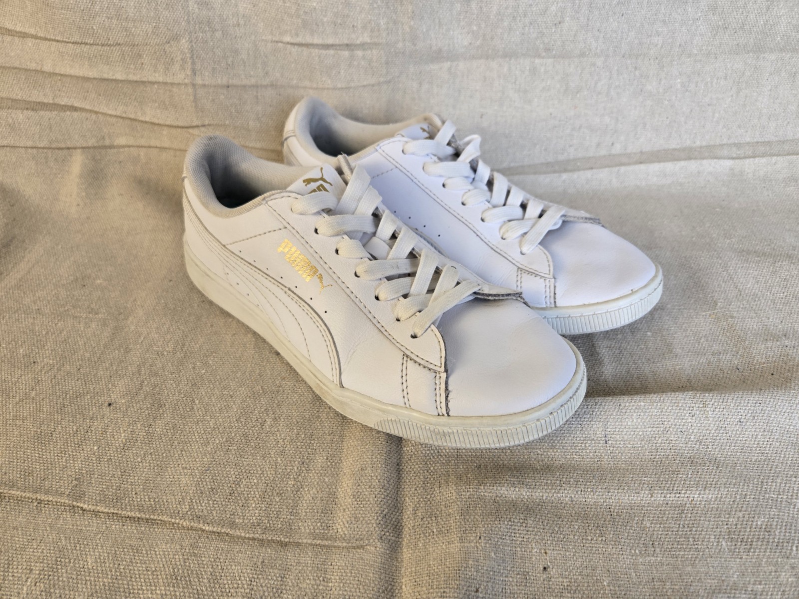 Puma Women’s Size 7 White Leather Sneakers 370468-01 Casual Lace Up Shoes...