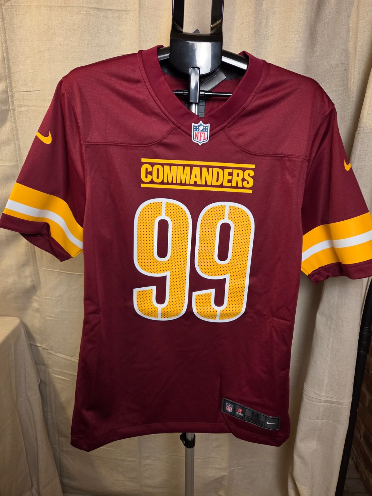 Nike Washington Commanders Chase Young #99 Football Jersey Men's Medium