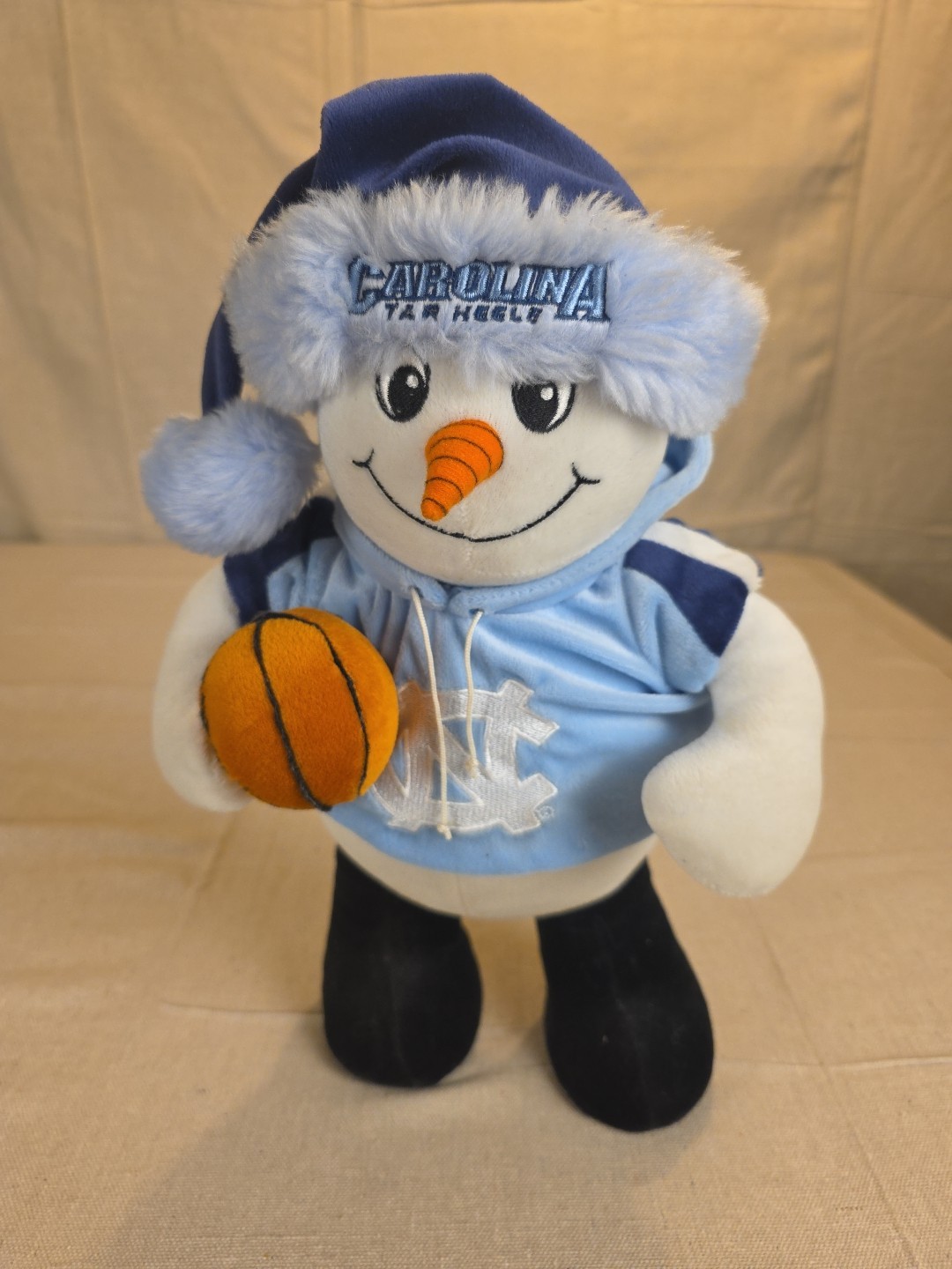 Forever Collectibles NCAA Carolina Tarheels Bas Snowman Basketball Plush/Decor