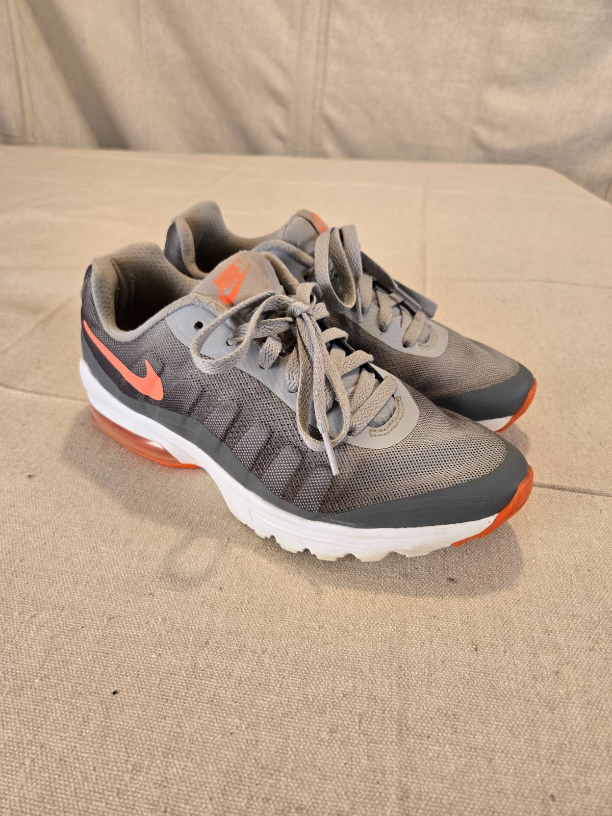Nike Air Max Invigor Women's Running Shoes Size 8.5 Gray Pink