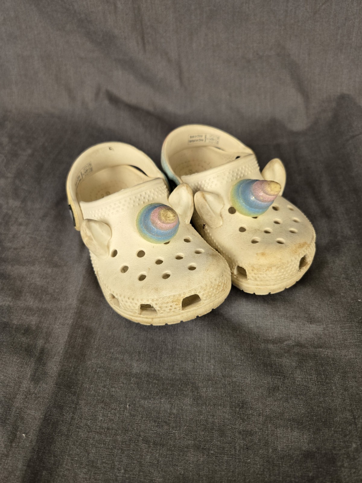 Crocs Little Girls Unicorn Clogs Size 7 White Rainbow Strap Shoes