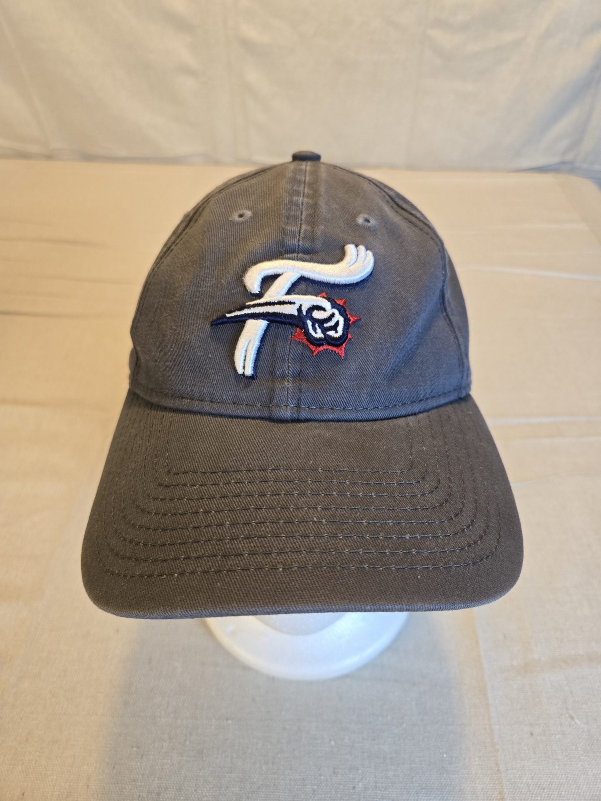 New Era 9TWENTY Reading Fightin Phils Adjustable Baseball Hat Women Gray