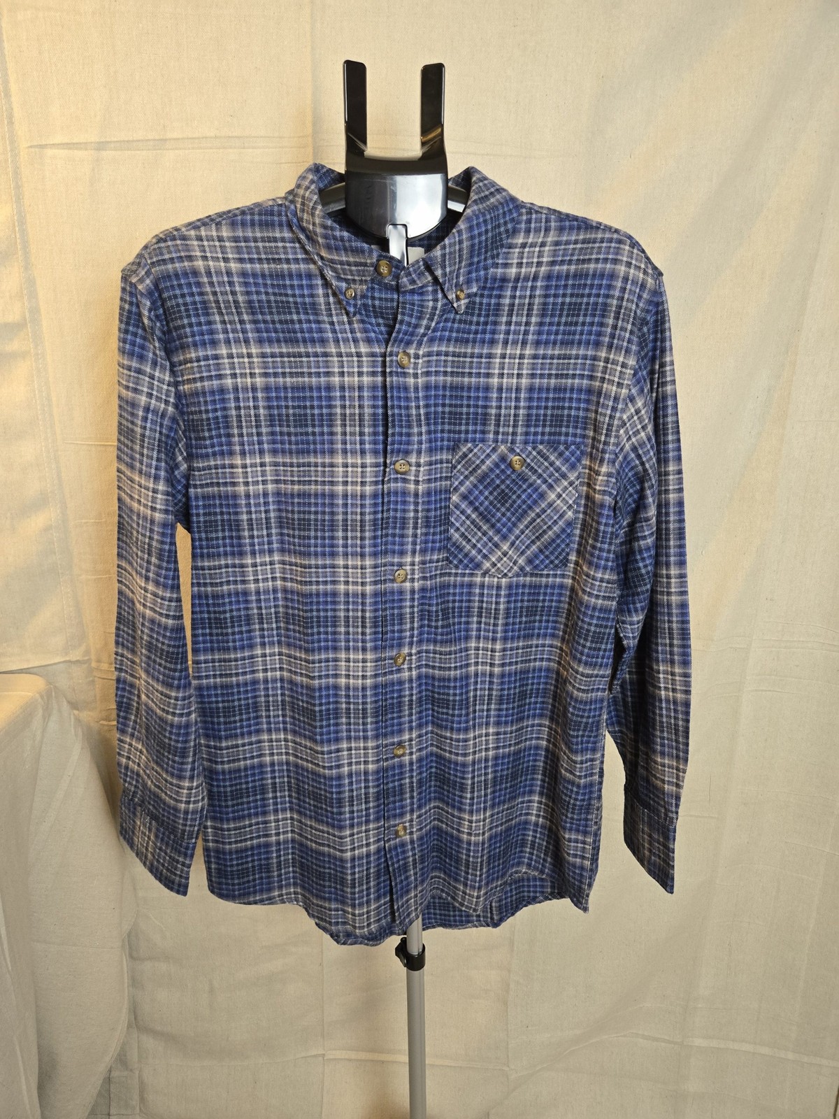 Field & Stream Men's Classic Lightweight Flannel Shirt Medium Blue Plaid