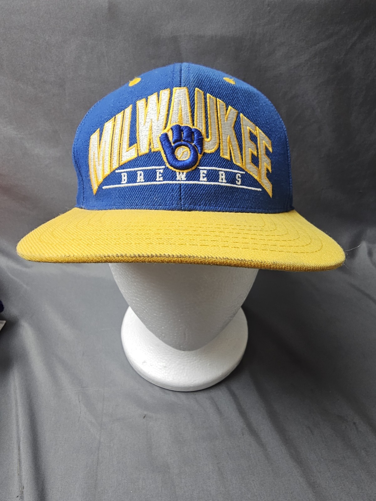 Vintage Milwaukee Brewers MLB Blue / Yellow Snapback Cooperstown Collection