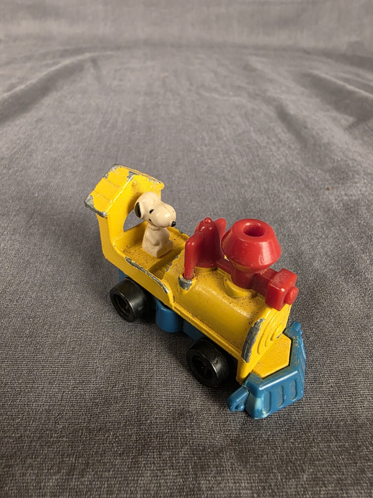 RARE 1958 Vintage SNOOPY Diecast & Plastic Miniature Yellow Toy Train by AVIVA