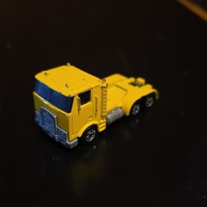 Vintage 1986 Hot Wheels Yellow Semi Truck Tractor Cabover Malaysia 1:64 Loose
