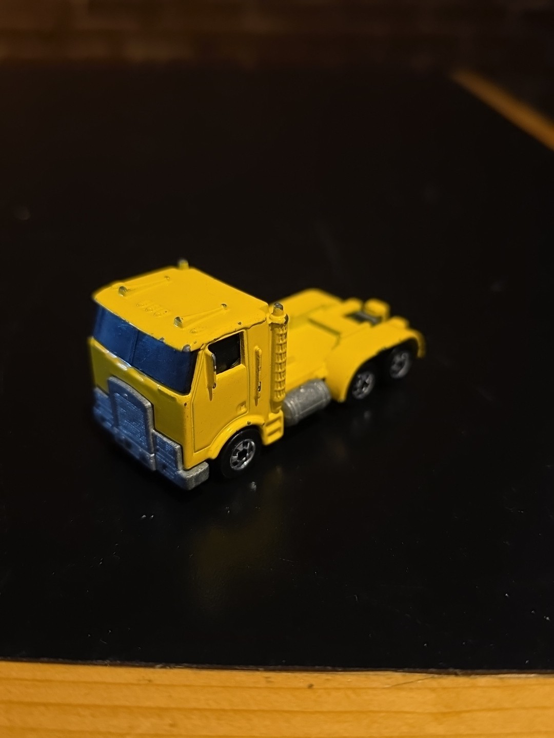 Vintage 1986 Hot Wheels Yellow Semi Truck Tractor Cabover Malaysia 1:64 Loose