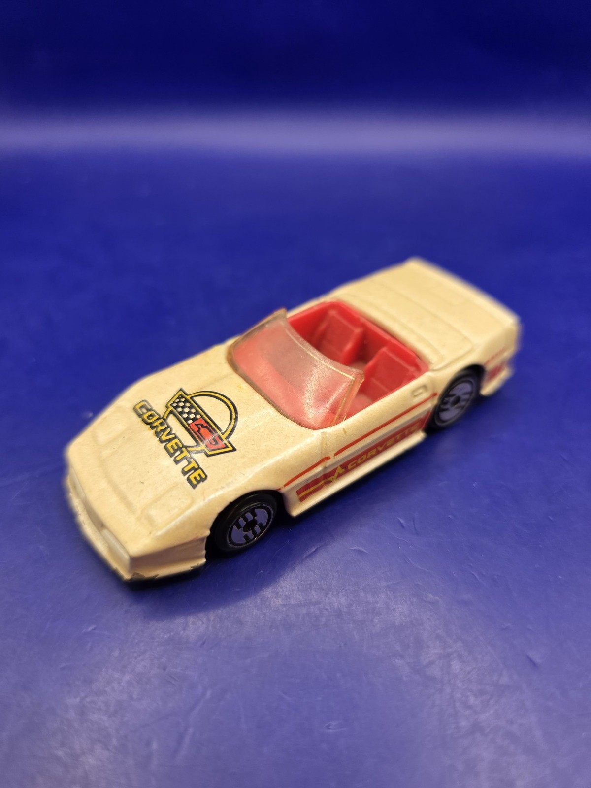 Vintage 1988 Hot Wheels Pearl White Corvette Convertible Diecast Car