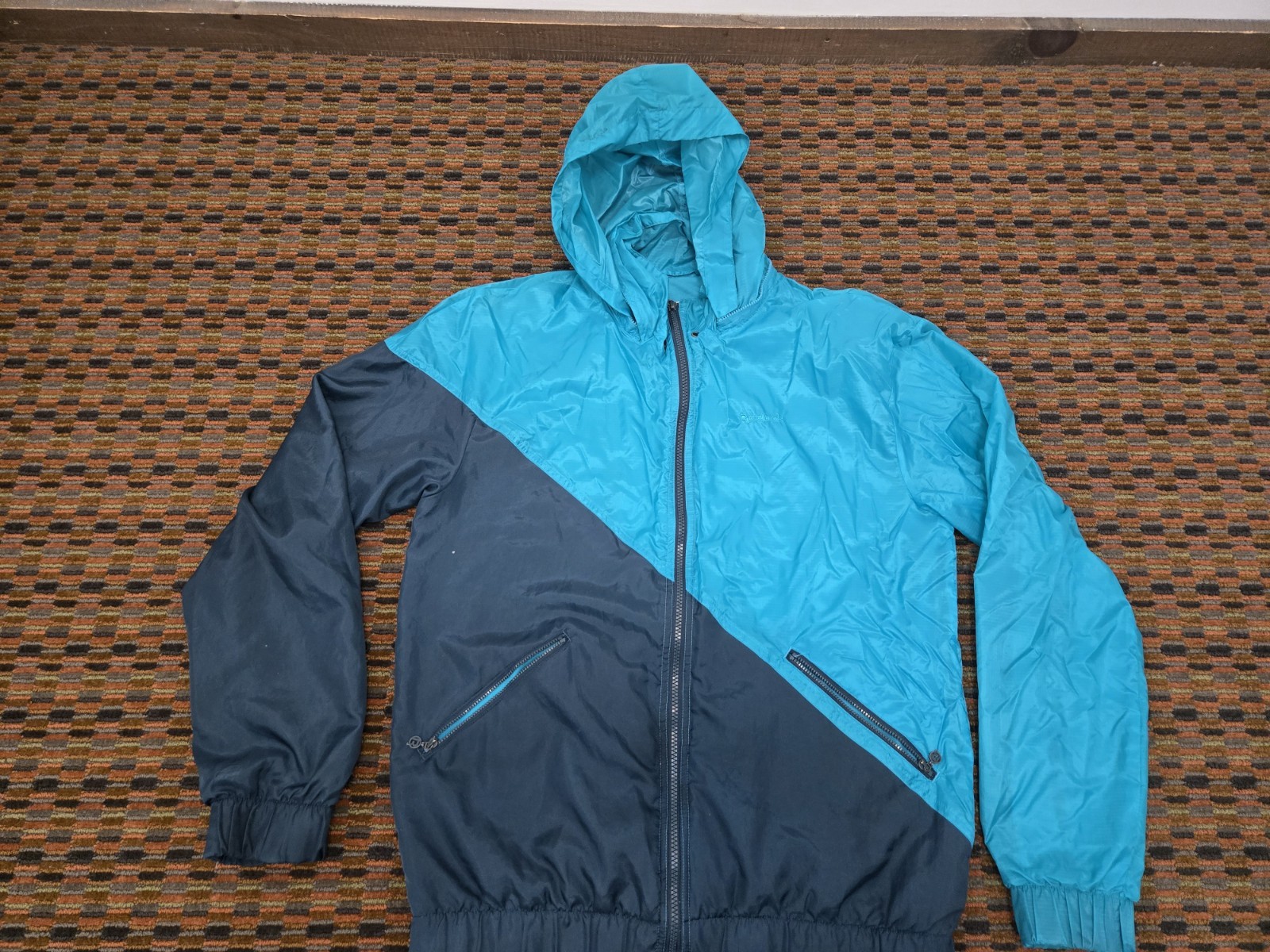 Reebok Windbreaker Jacket Men’s Medium Teal Navy Full Zip Hooded Lightweight...